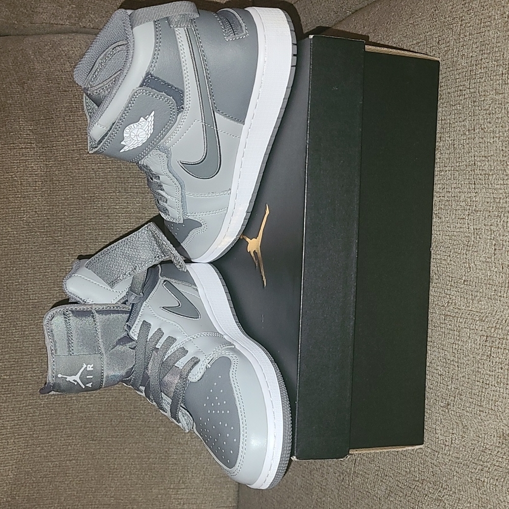 🤍 Nike Air Jordan 1 retro high flyease (GS)
